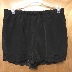 YoYo 5 Black shorts